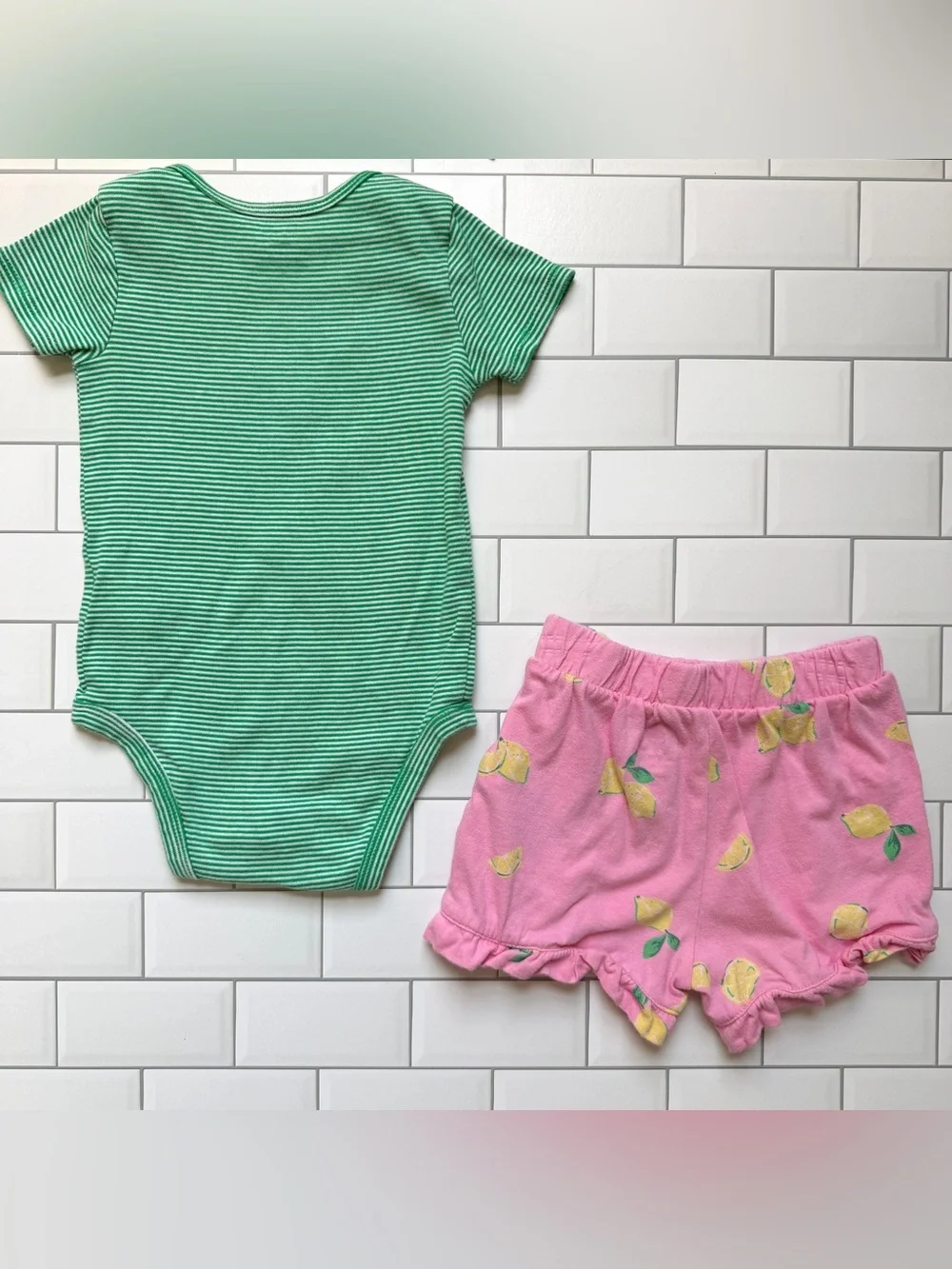 12-18M🍋 GAP Lemon Pink Ruffle Shorts & Coordinating Green White Stripe Bodysuit